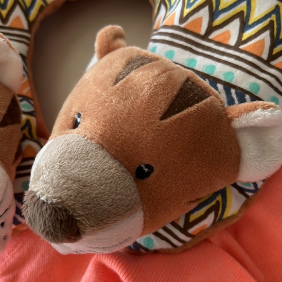 Bundle, toddler onesie with baby neck rest - Picture 3 of 6